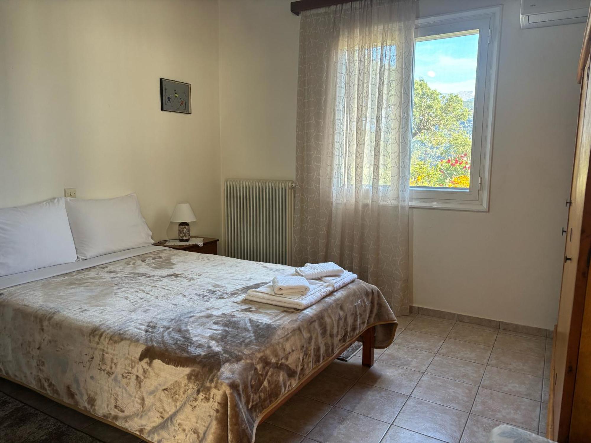 Georgaras Accommodation Platanoussa Exterior photo